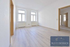 Hauptbild Frisch renoviert: 2-Raum-Wohnung in Meerane - Aufzug inklusive!